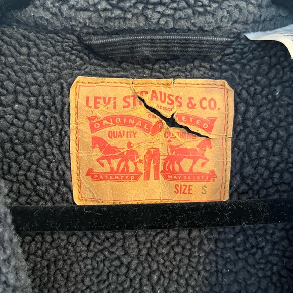 Levi’s Black Corduroy Jacket - Picture 7 of 10
